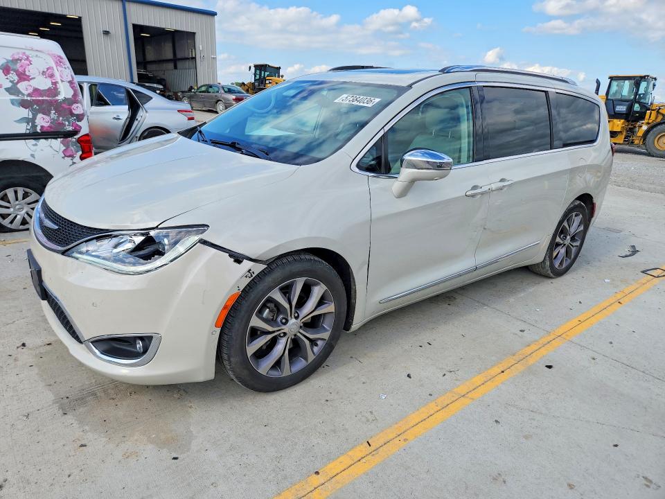 CHRYSLER PACIFICA 2020 with VIN 2C4RC1GG4LR103388 - Photo from auction