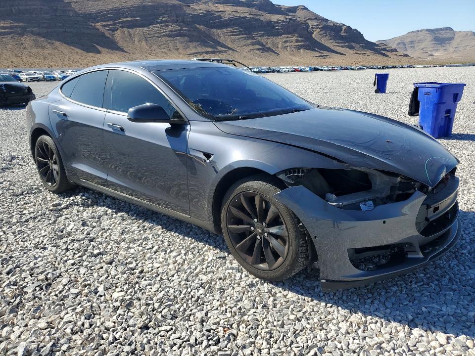 Photo 4 from auction – 2014 TESLA MODEL S with VIN 5YJSA1H16EFP50942