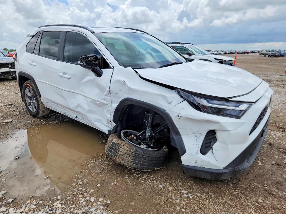 Photo 4 from auction – 2024 TOYOTA RAV4 with VIN 2T3W1RFV5RC303302