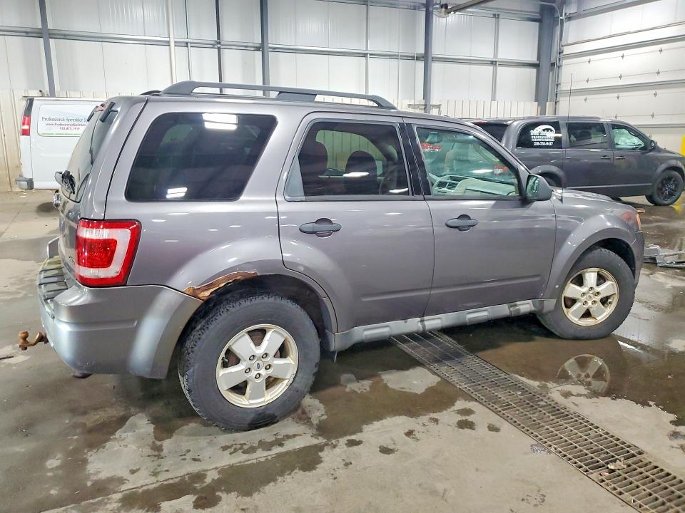 Photo 3 from auction – 2009 FORD ESCAPE with VIN 1FMCU93G29KC49752
