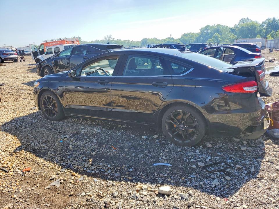 Photo 2 from auction – 2019 FORD FUSION with VIN 3FA6P0HDXKR128929