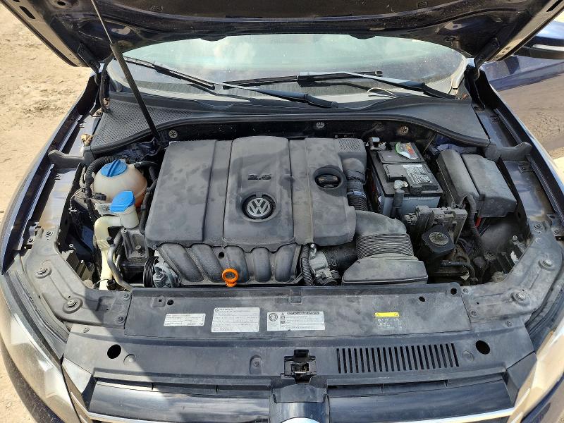 Photo 11 from auction – 2013 VOLKSWAGEN PASSAT with VIN 1VWBH7A37DC132855