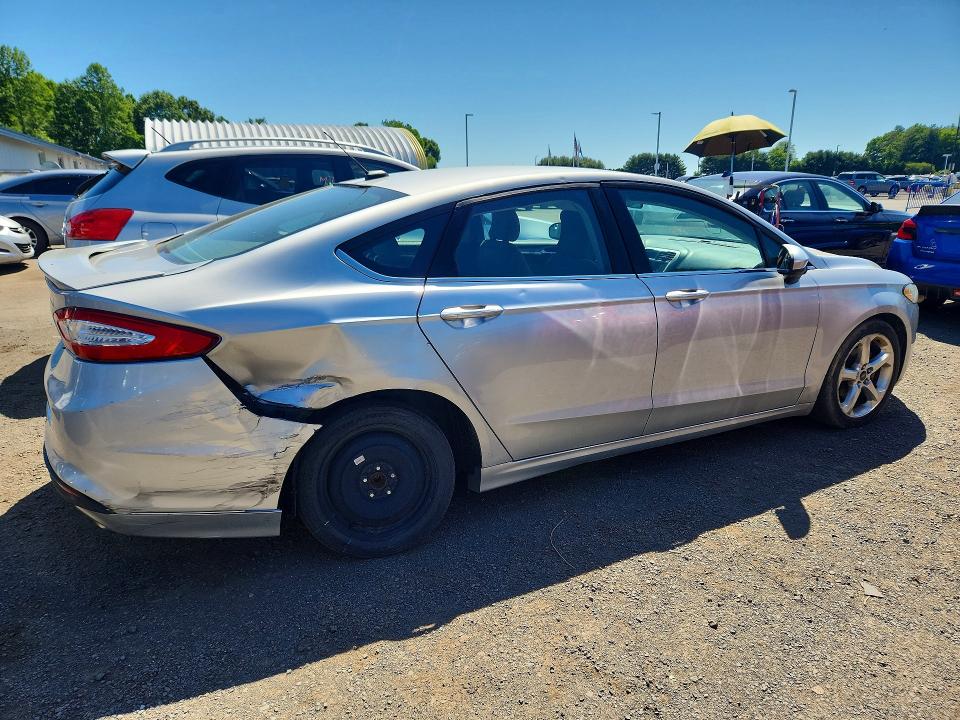 Photo 3 from auction – 2016 FORD FUSION with VIN 3FA6P0G70GR323537