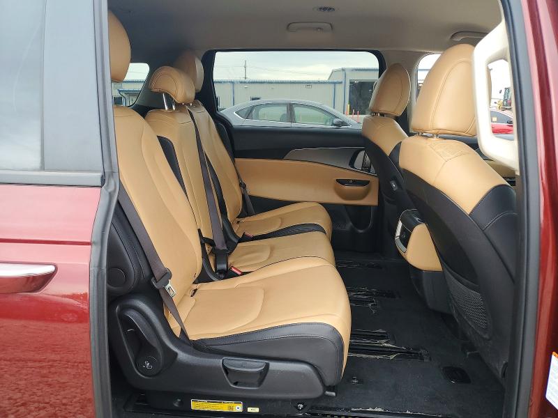 Снимка 11 от търг – 2024 KIA CARNIVAL с VIN KNDNB4H34R6335567