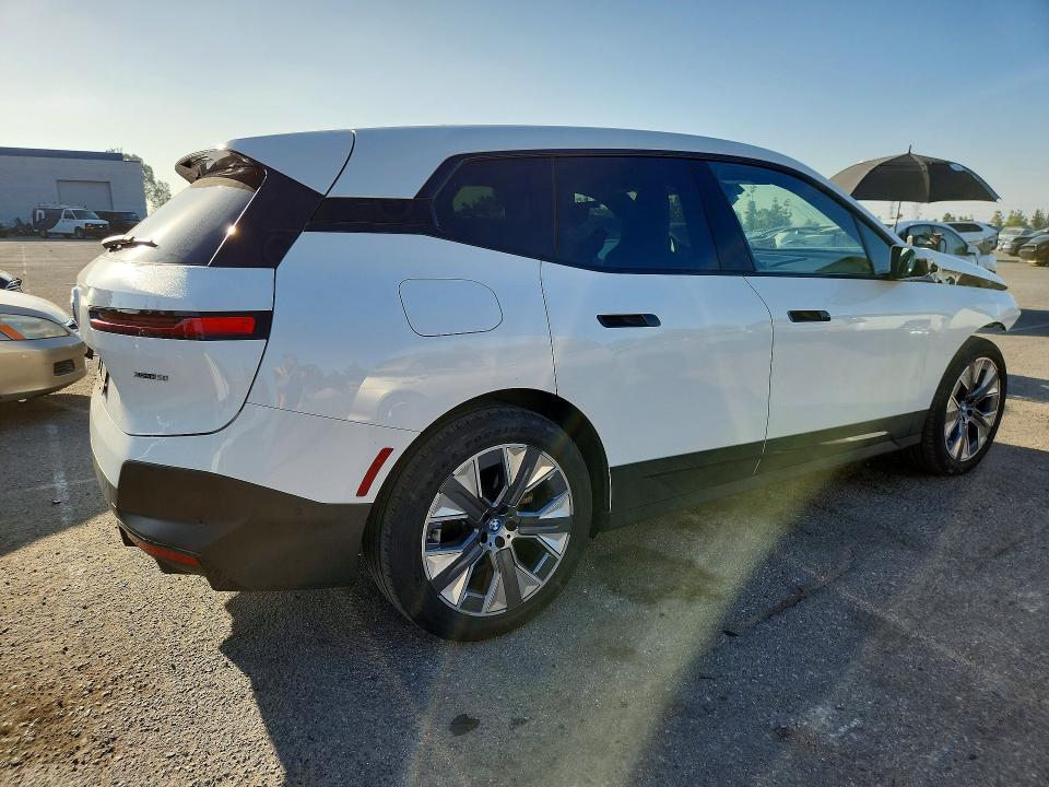 Foto 3 de la subasta – 2025 BMW IX con VIN WB523CF00SCT40738