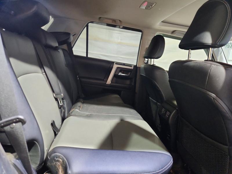 Photo 11 from auction – 2018 TOYOTA 4RUNNER with VIN JTEBU5JR0J5510713