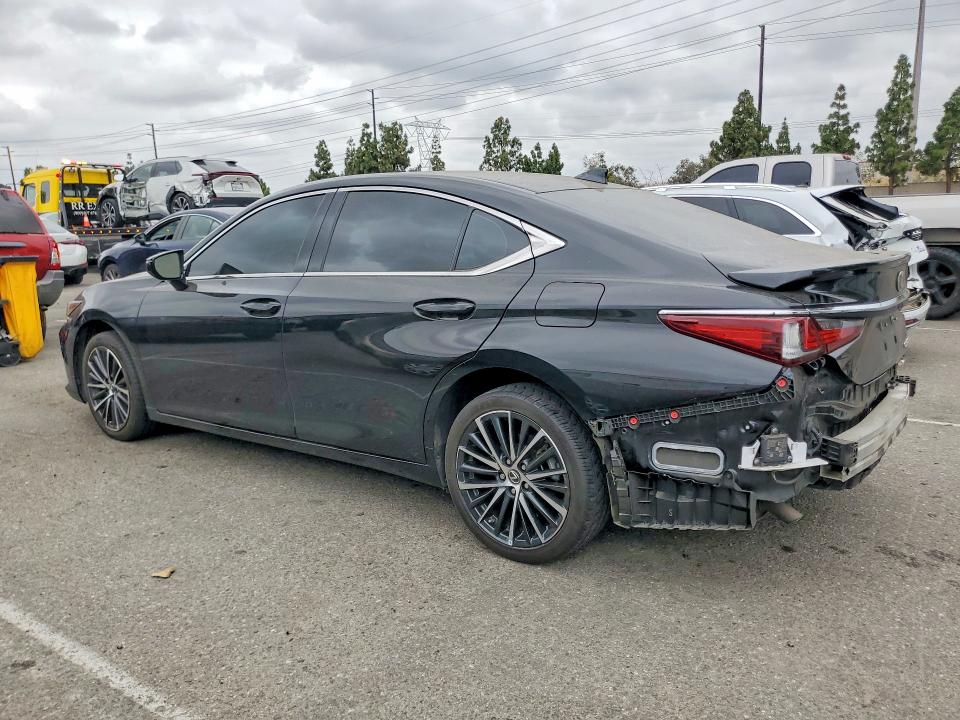 Photo 2 from auction – 2024 LEXUS ES 300H with VIN 58ADA1C13RU044528