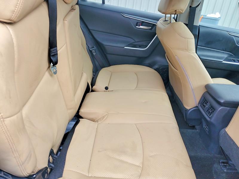 Photo 11 from auction – 2024 TOYOTA RAV4 with VIN 2T3W1RFV7RC296871