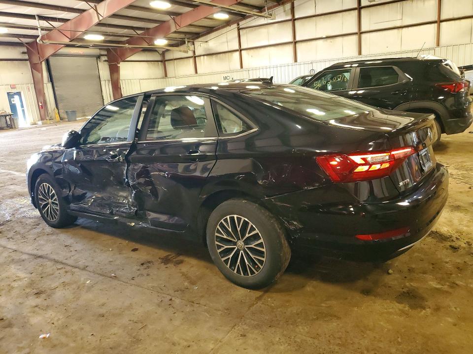 Photo 2 from auction – 2020 VOLKSWAGEN JETTA with VIN 3VWCB7BU3LM002047