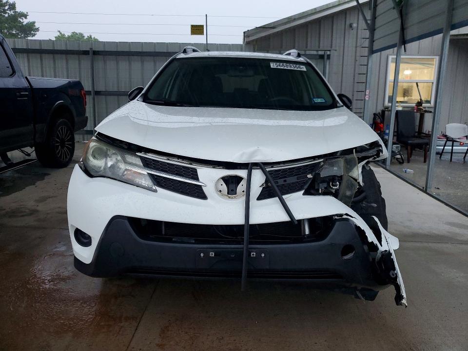 Photo 5 from auction – 2015 TOYOTA RAV4 with VIN JTMZFREV0FJ055341