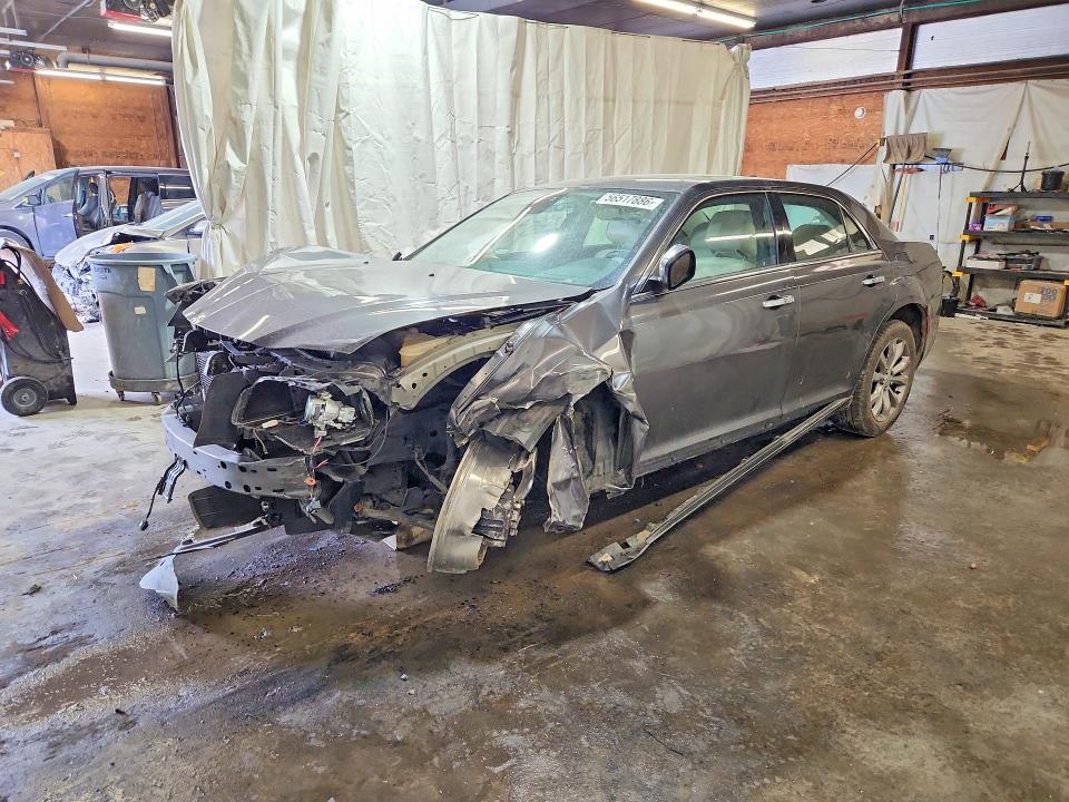CHRYSLER 300C 2015 with VIN 2C3CCAKG2FH899604 - Photo from auction