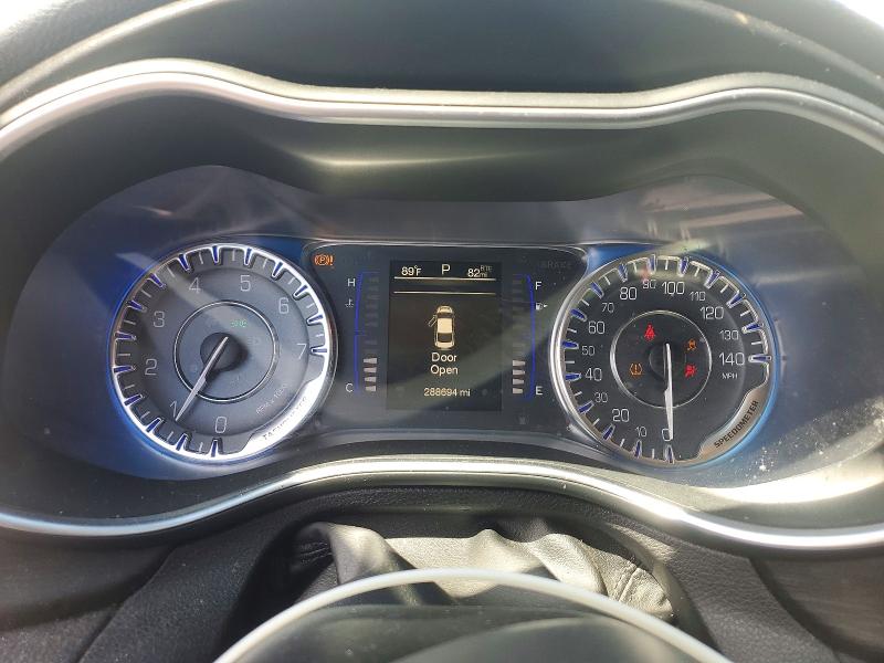 Photo 9 from auction – 2015 CHRYSLER 200 with VIN 1C3CCCAB0FN677569