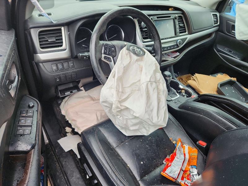 Photo 8 from auction – 2018 TOYOTA HIGHLANDER with VIN 5TDJZRFHXJS854925
