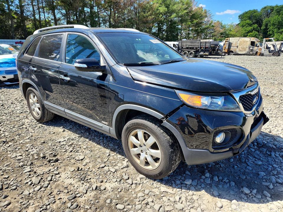 Photo 4 from auction – 2013 KIA SORENTO with VIN 5XYKTDA20DG316697