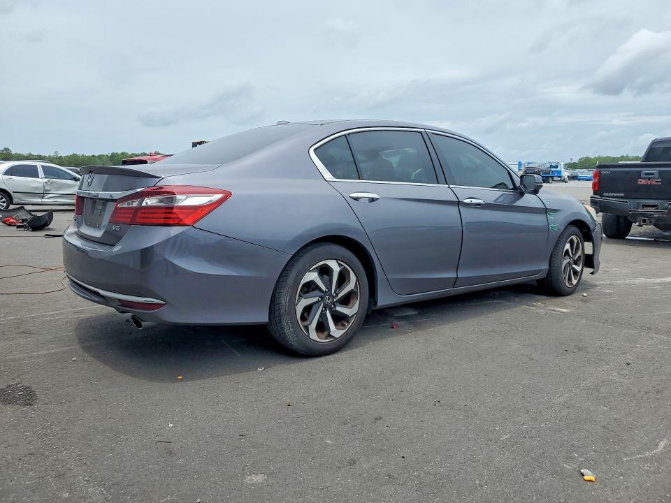 Photo 3 from auction – 2017 HONDA ACCORD with VIN 1HGCR3F81HA026678