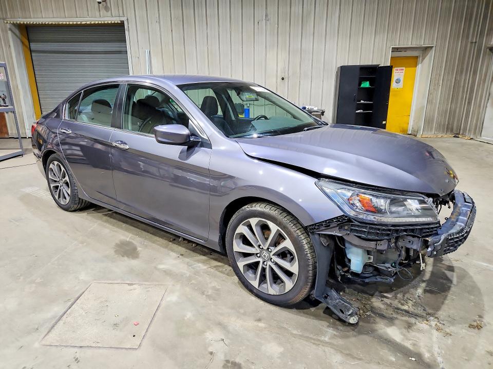 Photo 4 from auction – 2015 HONDA ACCORD with VIN 1HGCR2F52FA191748