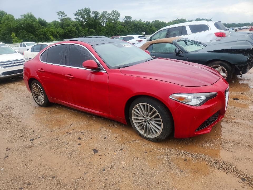 Photo 4 from auction – 2017 ALFA ROMEO GIULIA with VIN ZARFAECN5H7536818