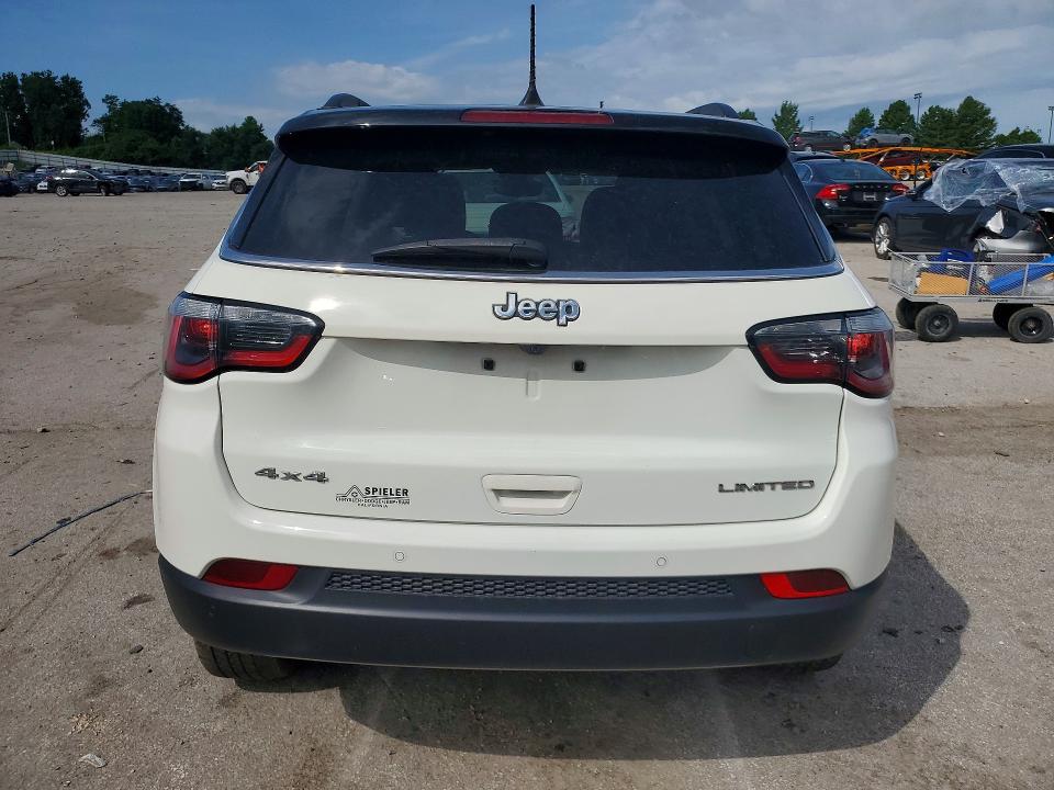 Photo 6 from auction – 2017 JEEP COMPASS with VIN 3C4NJDCB6HT630661
