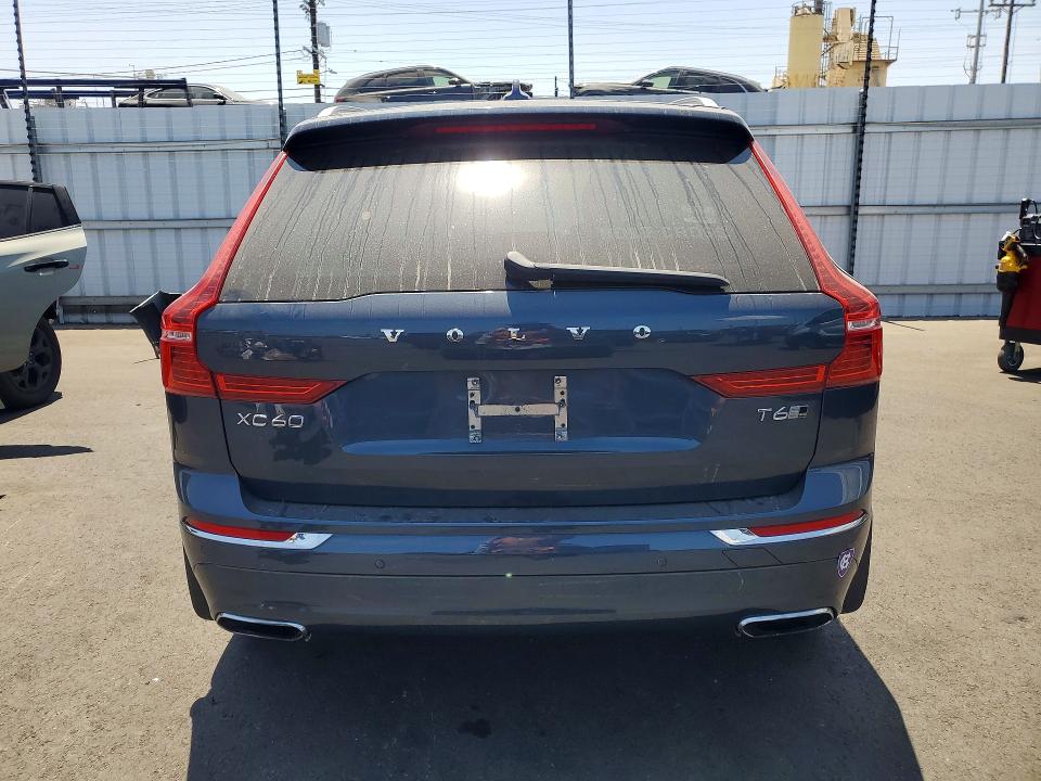 Photo 6 from auction – 2018 VOLVO XC60 with VIN YV4A22RLXJ1017467