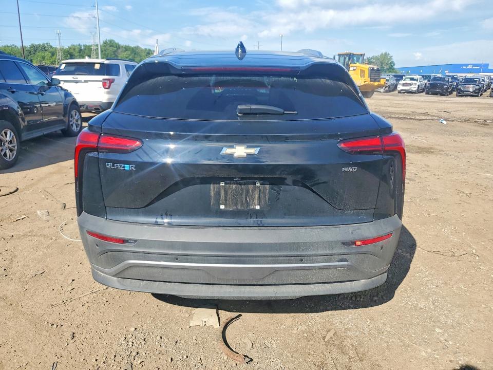 Photo 6 from auction – 2025 CHEVROLET BLAZER with VIN 3GNKDGRJ6SS173235