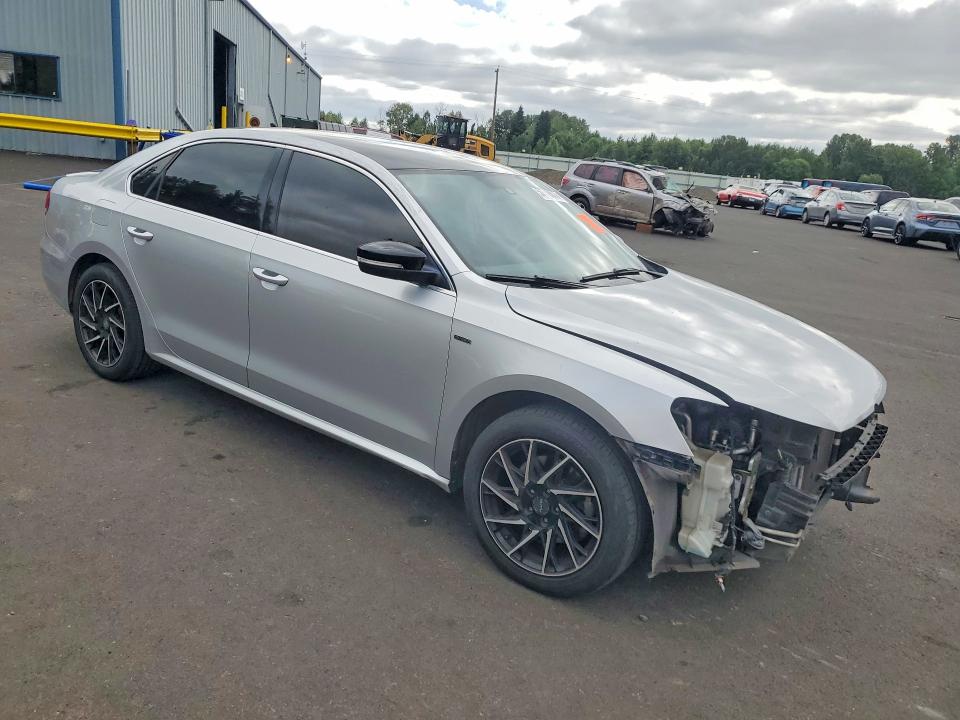 Photo 4 from auction – 2015 VOLKSWAGEN PASSAT with VIN 1VWBT7A30FC098467