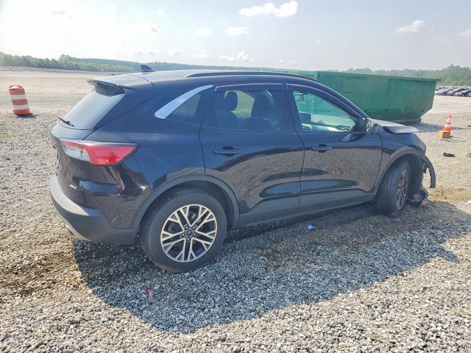 Photo 3 from auction – 2020 FORD ESCAPE with VIN 1FMCU9H63LUA46526