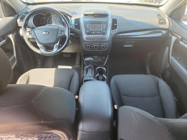 Photo 8 from auction – 2015 KIA SORENTO with VIN 5XYKTDA73FG601098
