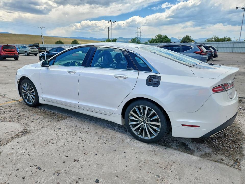 Photo 2 from auction – 2018 LINCOLN MKZ with VIN 3LN6L5B98JR625186