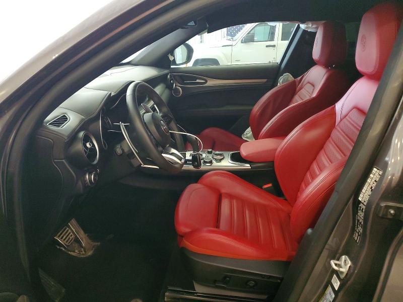 Photo 7 from auction – 2022 ALFA ROMEO STELVIO with VIN ZASPAKBN1N7D29635