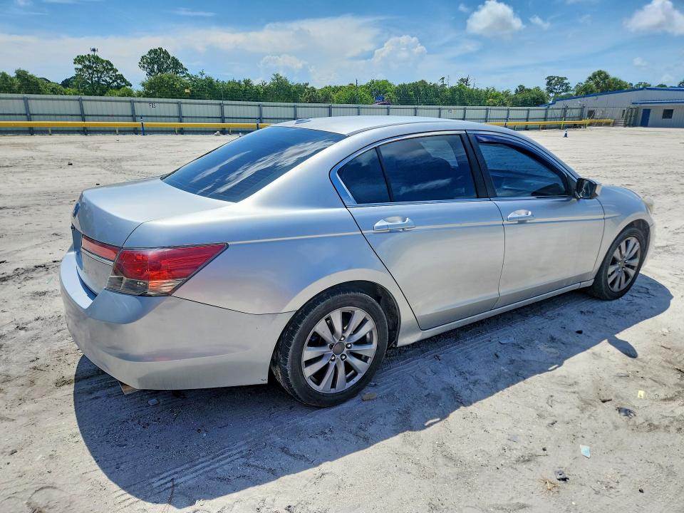 Photo 3 from auction – 2011 HONDA ACCORD with VIN 1HGCP2F87BA039300