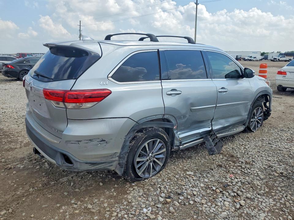 Photo 3 from auction – 2019 TOYOTA HIGHLANDER with VIN 5TDJZRFH0KS928323