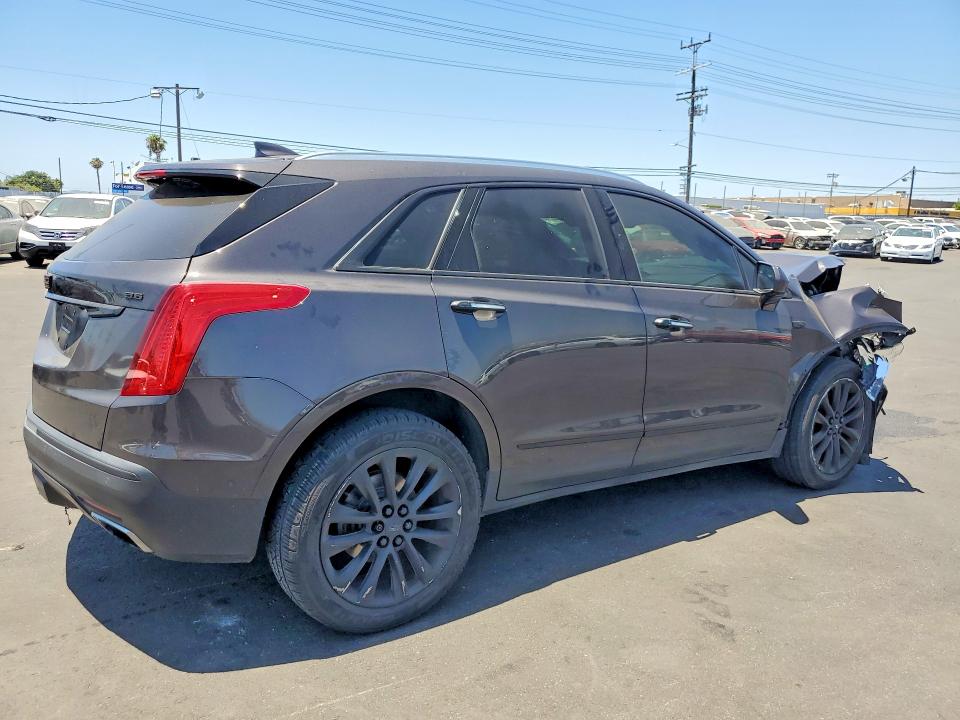 Photo 3 from auction – 2017 CADILLAC XT5 with VIN 1GYKNFRS2HZ122104