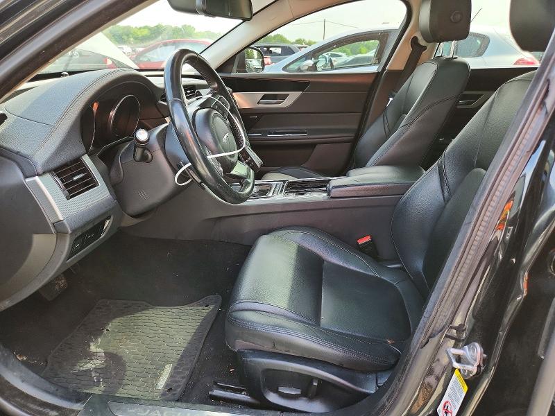 Photo 7 from auction – 2017 JAGUAR XF with VIN SAJBJ4BN2HCY43165