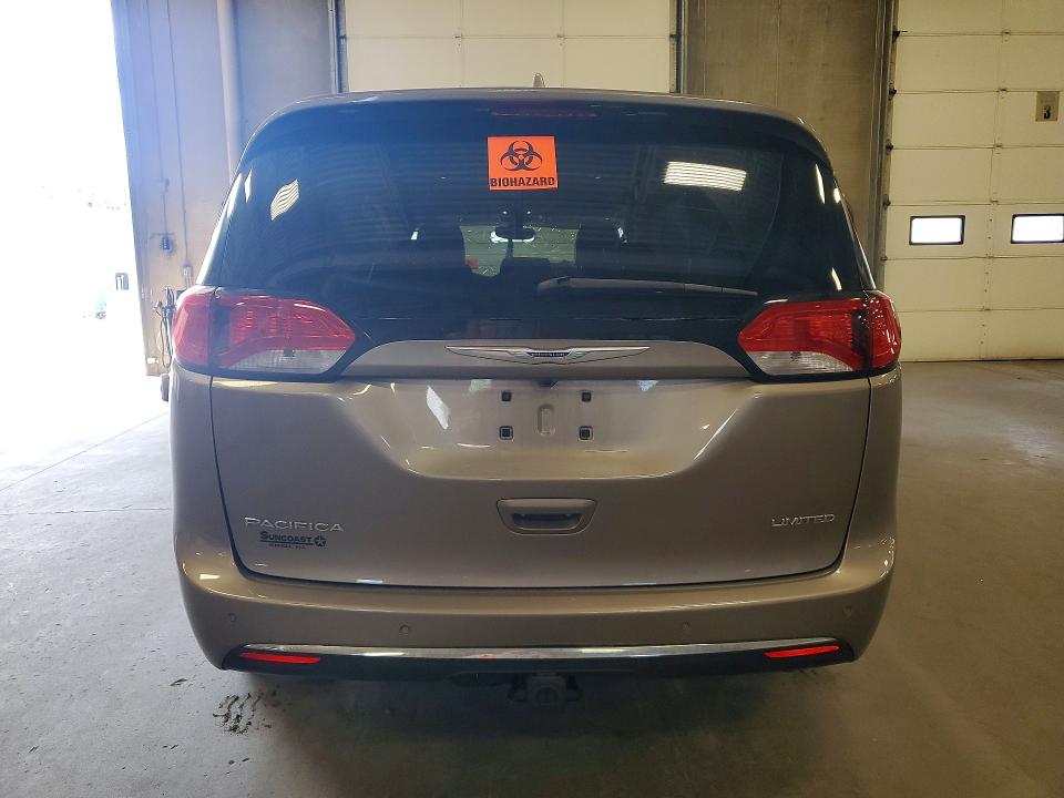 Photo 6 from auction – 2018 CHRYSLER PACIFICA with VIN 2C4RC1GG7JR163436