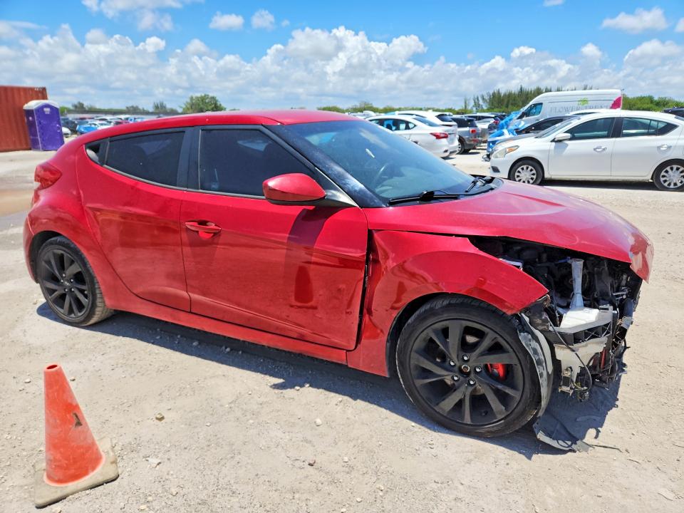 صورة رقم 4 من المزاد - 2016 HYUNDAI VELOSTER مع VIN KMHTC6AD2GU265820