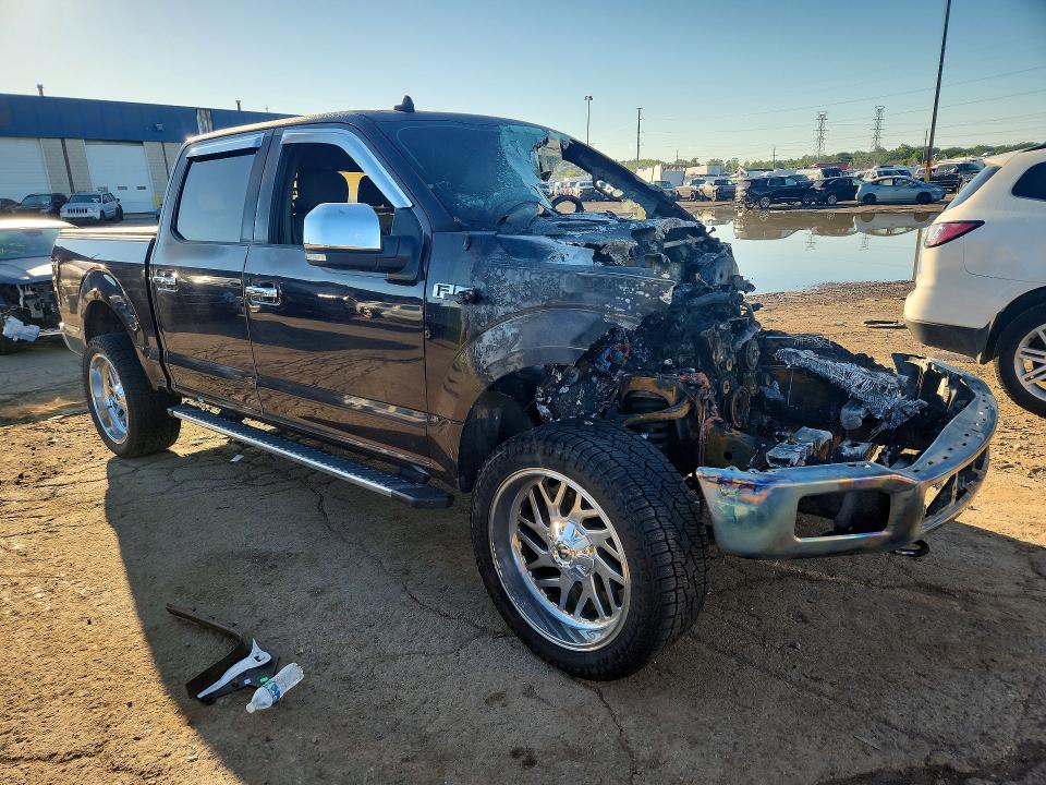 صورة رقم 4 من المزاد - 2018 FORD F150 مع VIN 1FTEW1EP1JFB56403