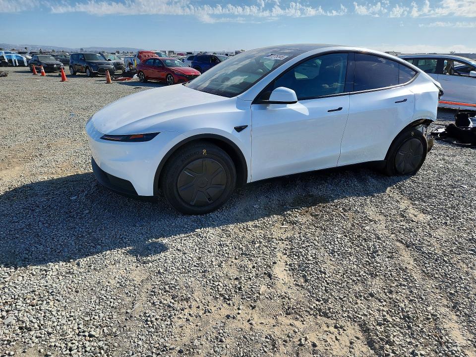 TESLA MODEL Y 2026 with VIN 7SAYGDED8TA605598 - Photo from auction