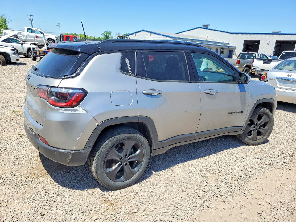 Photo 3 from auction – 2018 JEEP COMPASS with VIN 3C4NJDBB8JT394683