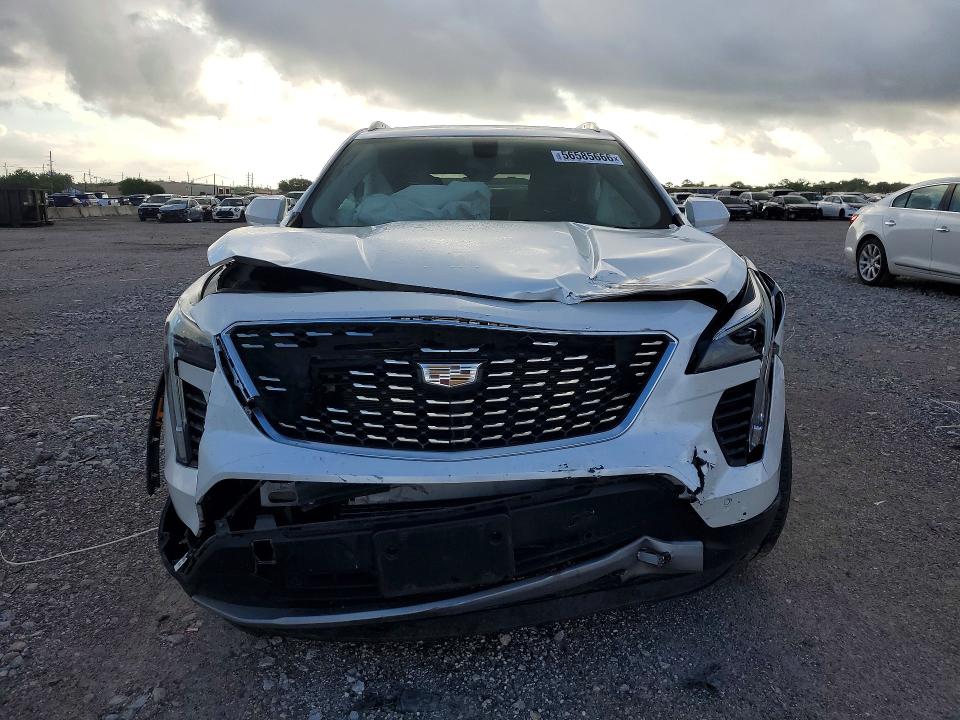 Photo 5 from auction – 2019 CADILLAC XT4 with VIN 1GYFZCR42KF127947