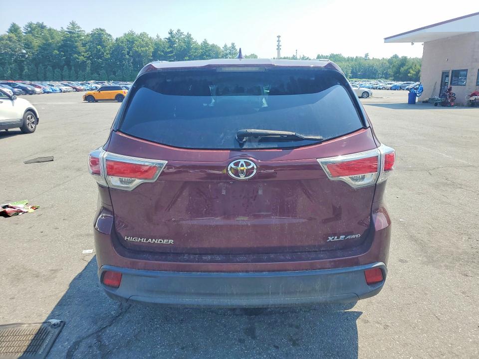 Photo 6 from auction – 2015 TOYOTA HIGHLANDER with VIN 5TDJKRFH6FS131083