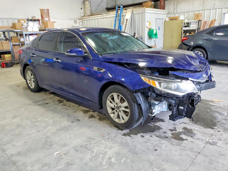 Photo 4 from auction – 2018 KIA OPTIMA with VIN 5XXGT4L39JG230381