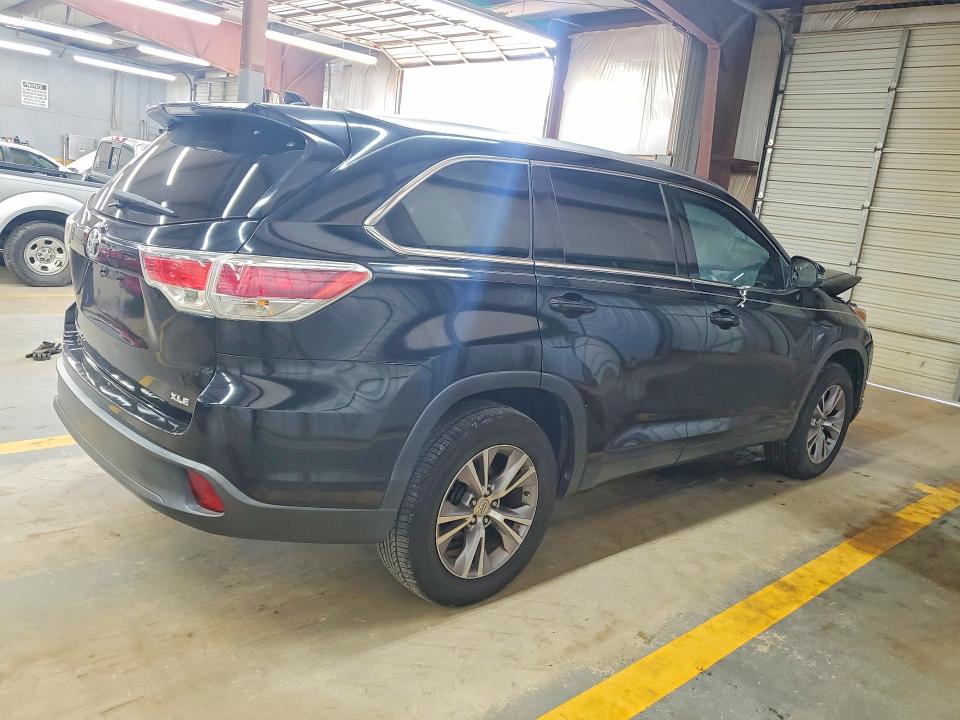 Photo 3 from auction – 2015 TOYOTA HIGHLANDER with VIN 5TDKKRFH8FS065480
