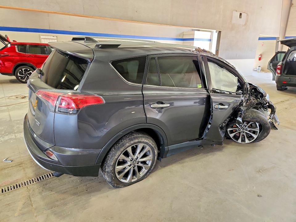 Photo 3 from auction – 2017 TOYOTA RAV4 with VIN JTMDFREV2HD215764