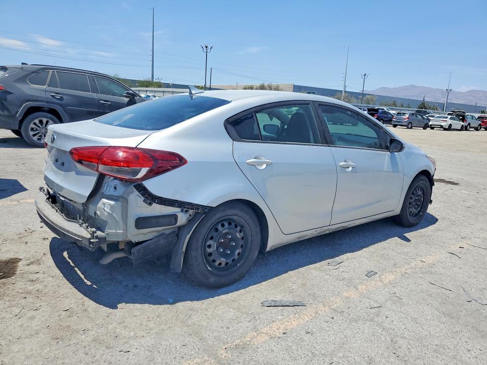 Photo 3 from auction – 2017 KIA FORTE with VIN 3KPFK4A75HE141771