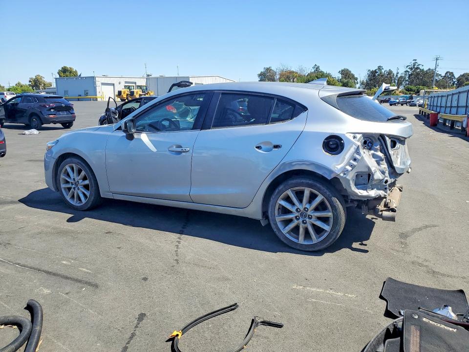 Photo 2 from auction – 2017 MAZDA 3 with VIN JM1BN1M37H1116564