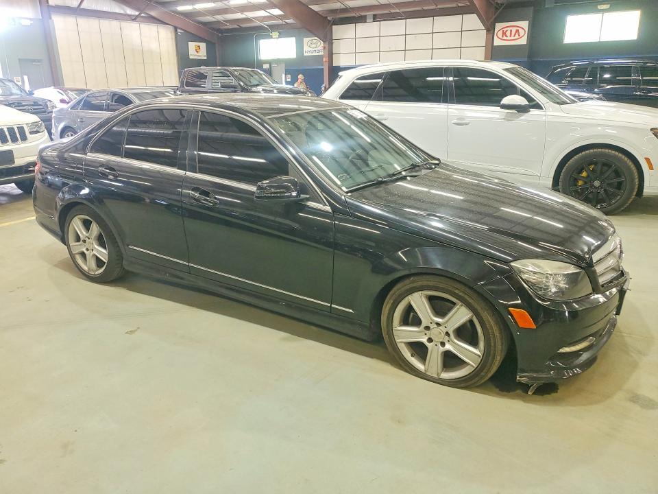 Photo 4 from auction – 2011 MERCEDES-BENZ C with VIN WDDGF8BB1BR183603
