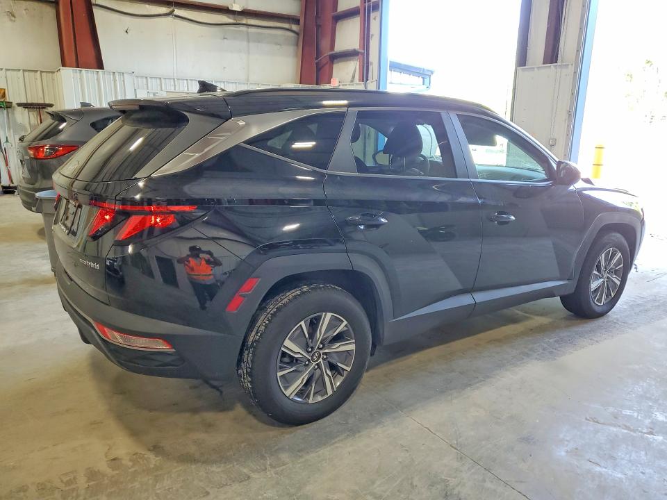 Photo 3 from auction – 2024 HYUNDAI TUCSON with VIN KM8JBCD12RU172339