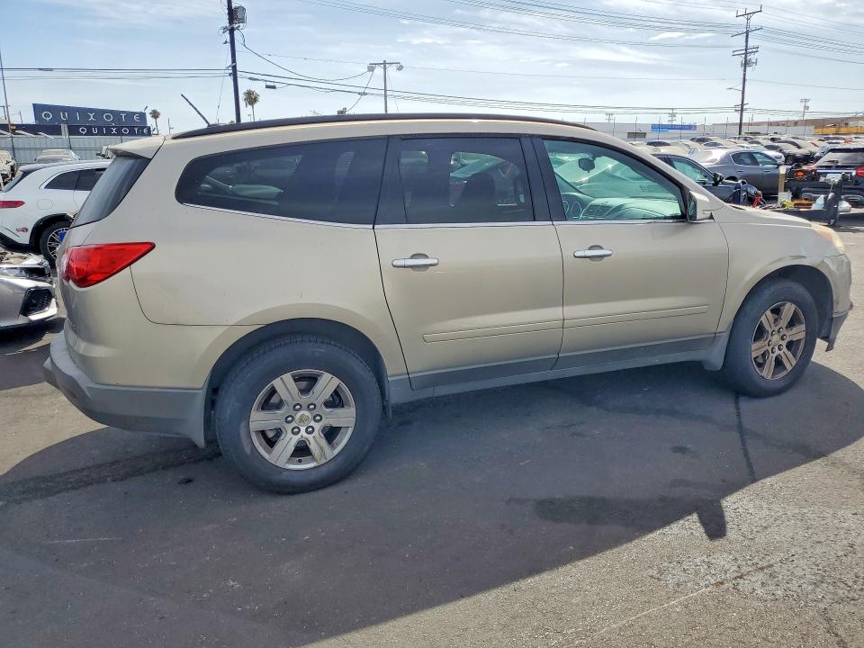 Photo 3 from auction – 2011 CHEVROLET TRAVERSE with VIN 1GNKRGED9BJ155461
