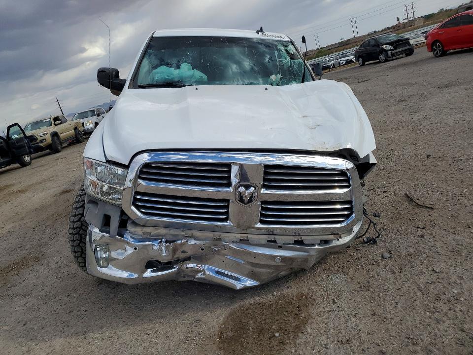 Photo 5 from auction – 2017 RAM 1500 with VIN 3C6RR6LT5HG760901