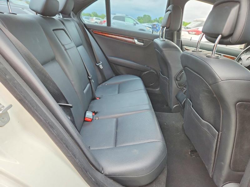 Photo 10 from auction – 2011 MERCEDES-BENZ C with VIN WDDGF8BB6BR163251